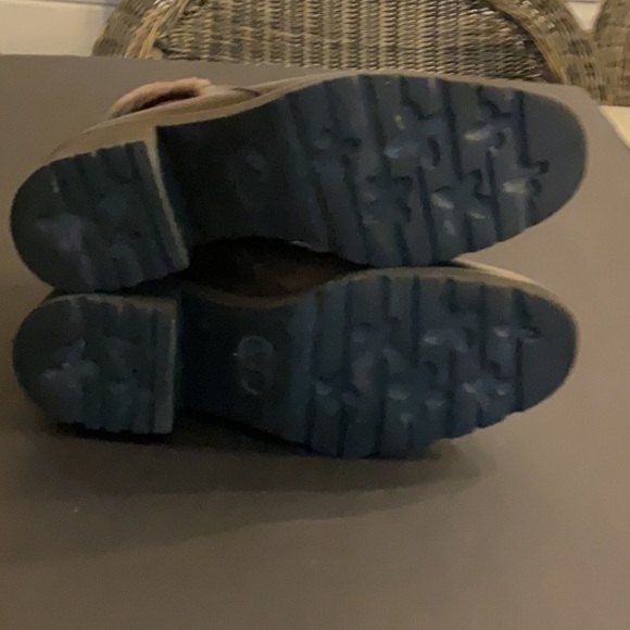 Lukure brown leather bootie with brown fur trim size 38 US size 8 - Picture 7 of 10